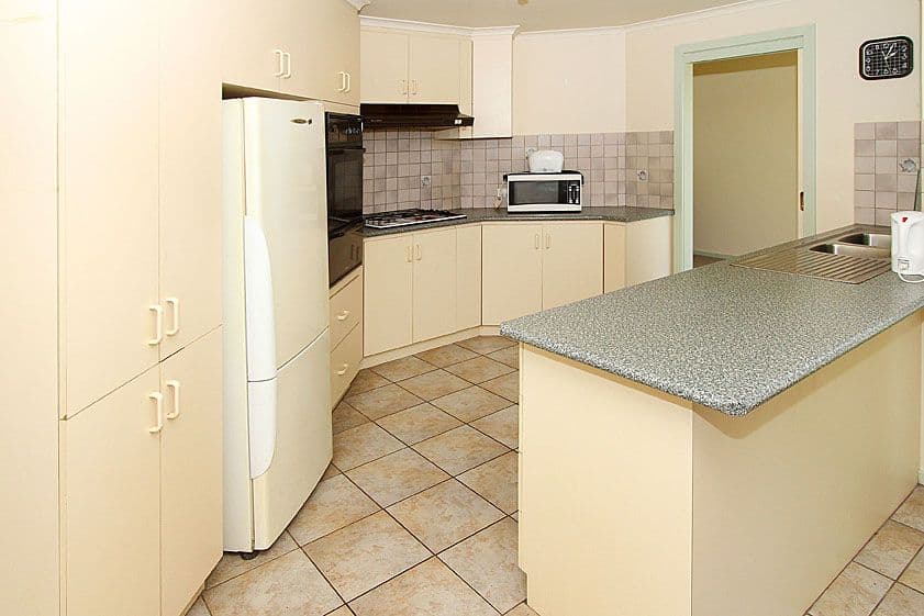 6 Tulloch Way, ROXBURGH PARK VIC 3064, Roxburgh Park - Thumbnail 2