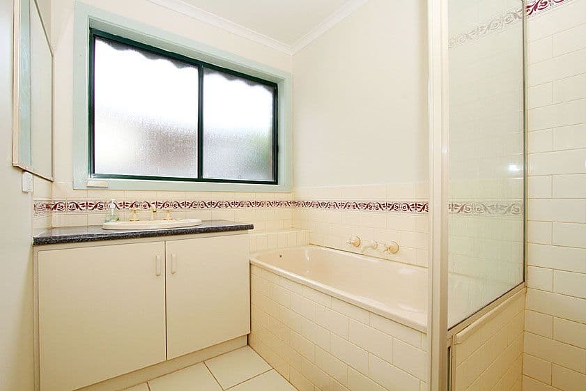 6 Tulloch Way, ROXBURGH PARK VIC 3064, Roxburgh Park - Thumbnail 6
