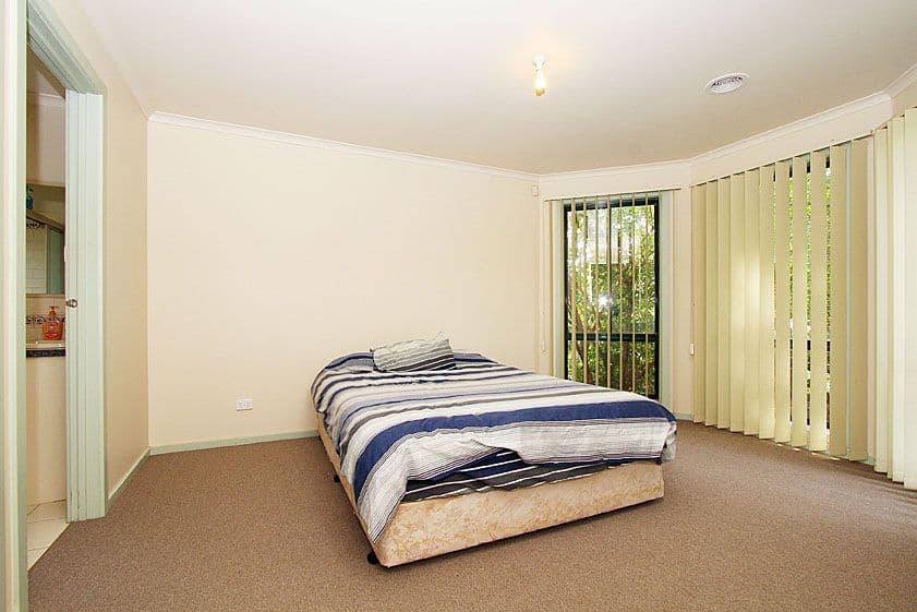 6 Tulloch Way, ROXBURGH PARK VIC 3064, Roxburgh Park - Thumbnail 7
