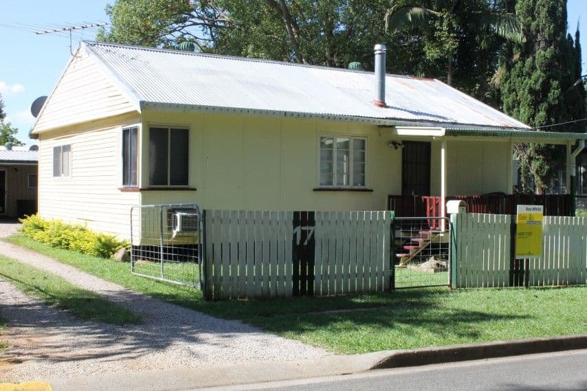 17 The Esplanade, CABOOLTURE QLD 4510, Caboolture - Thumbnail 3