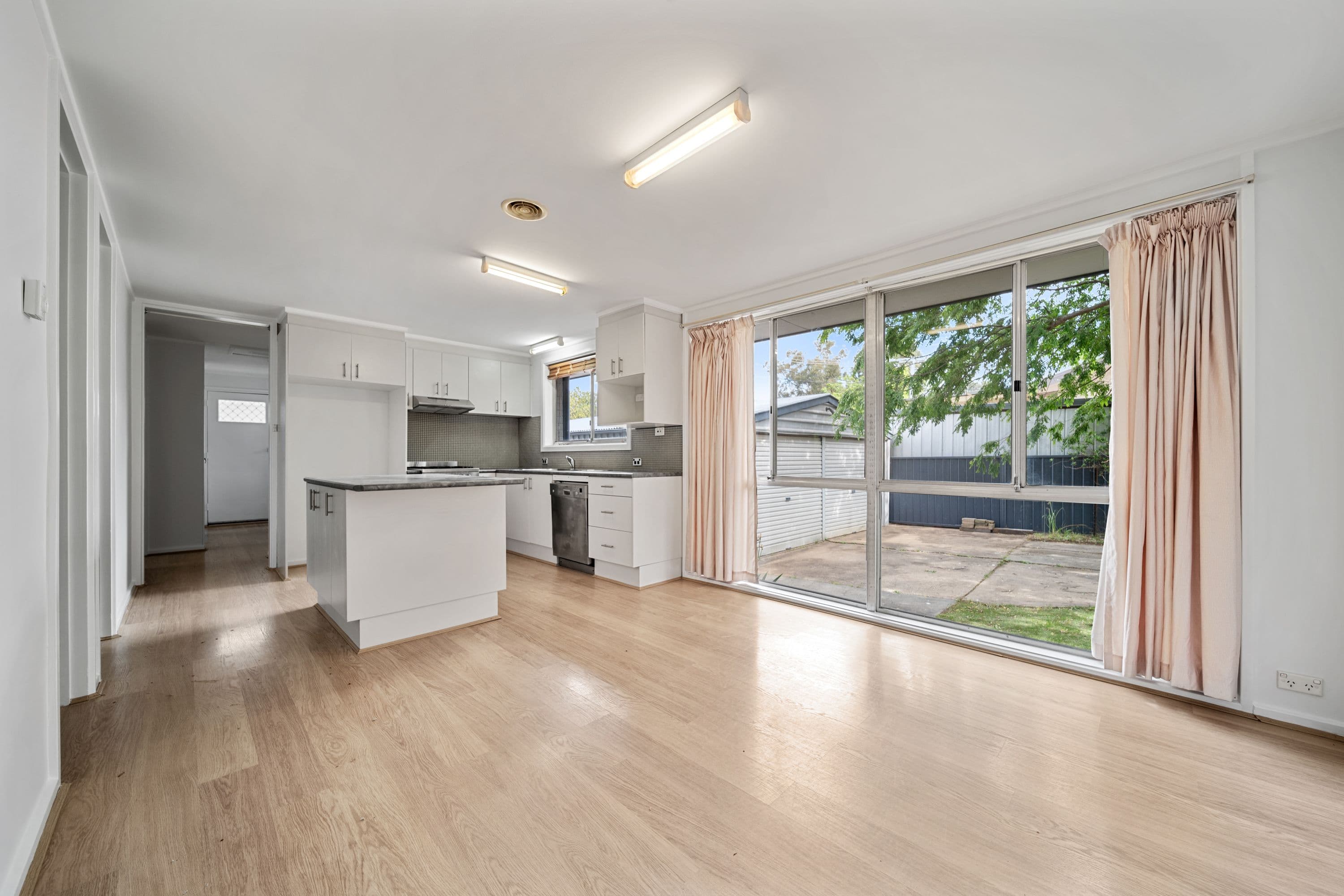 10 Lyne Place, Kambah ACT 2902, Kambah - Image 1