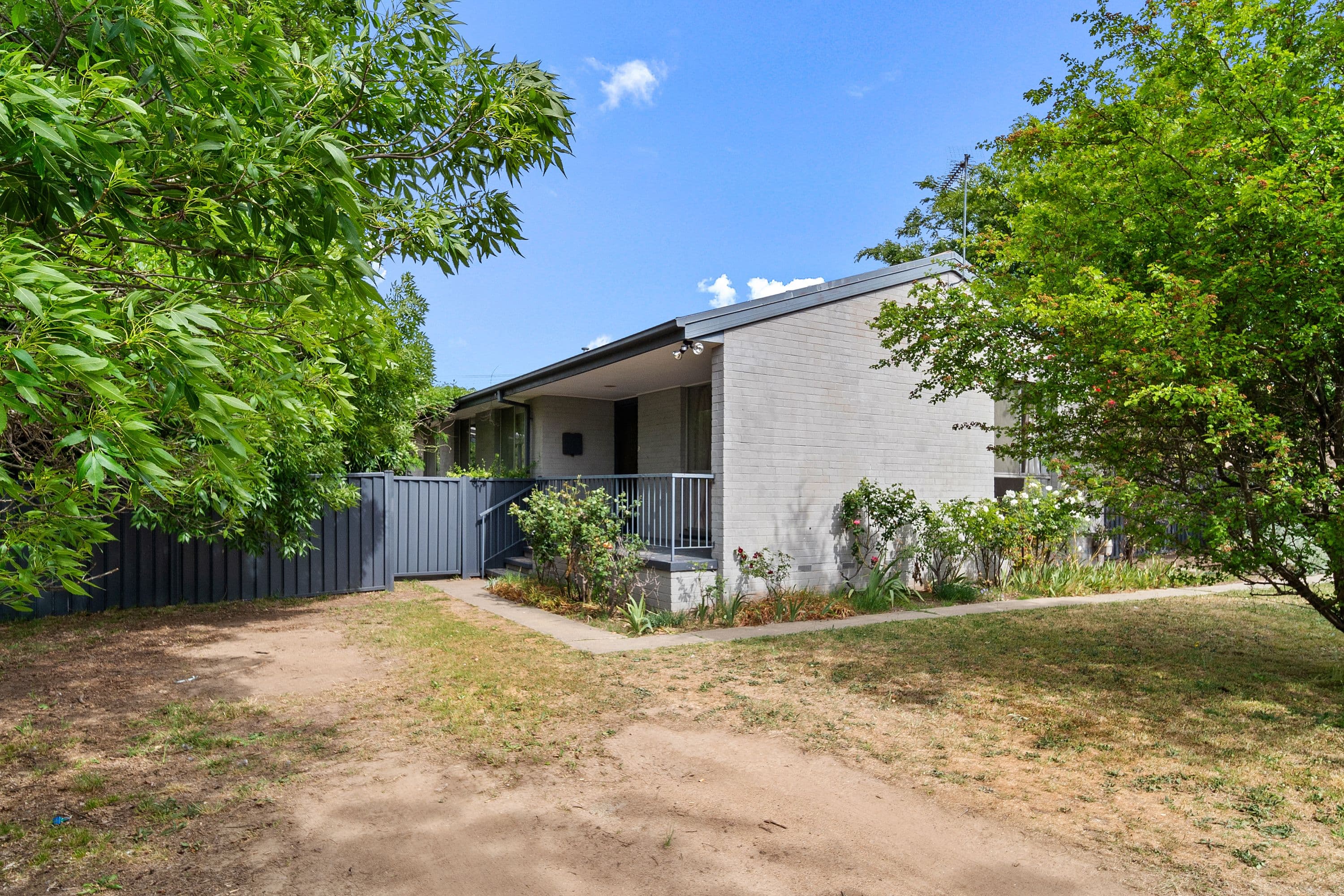 10 Lyne Place, Kambah ACT 2902, Kambah - Thumbnail 2