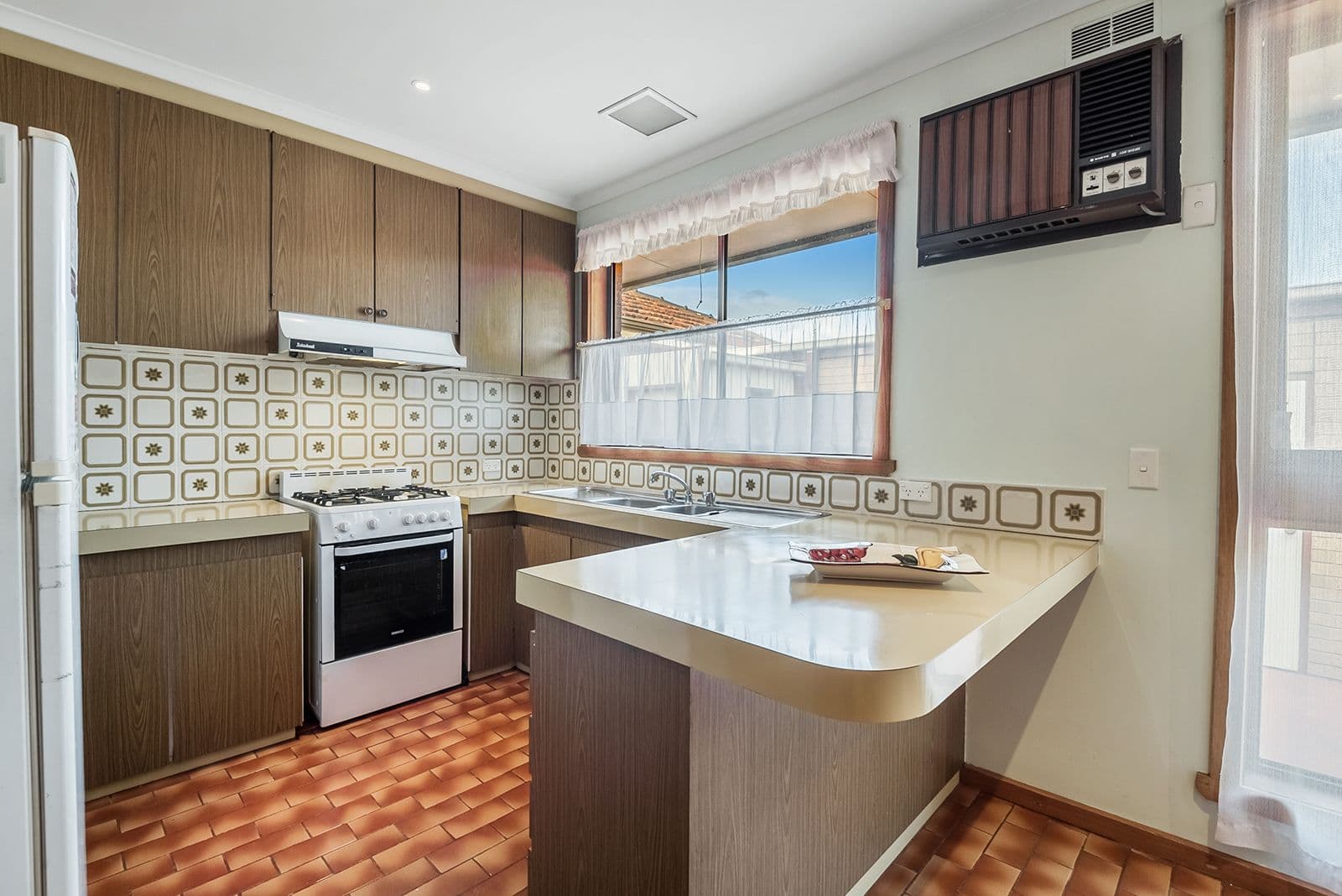 18 Lorna Crescent, Sunshine West VIC 3020, Sunshine West - Thumbnail 4