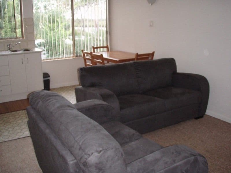 4 Arthur Street, BOYNE ISLAND QLD 4680, Boyne Island - Thumbnail 2