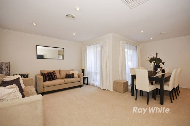 2 Carina Close, WANTIRNA SOUTH VIC 3152, Wantirna South - Thumbnail 2