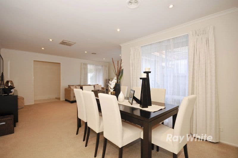 2 Carina Close, WANTIRNA SOUTH VIC 3152, Wantirna South - Thumbnail 5