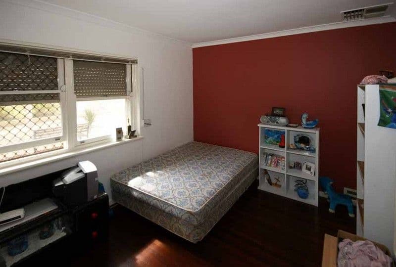 38 Walderton Avenue, BALGA WA 6061, Balga - Thumbnail 4