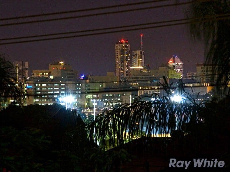 51 Seventh Avenue, WINDSOR QLD 4030, Windsor - Thumbnail 2