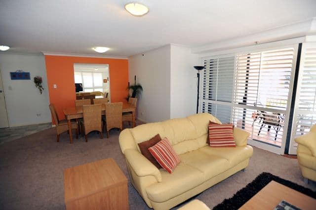 06-3 'Victoria Square', 15 Victoria Avenue, BROADBEACH QLD 4218, Broadbeach - Thumbnail 5