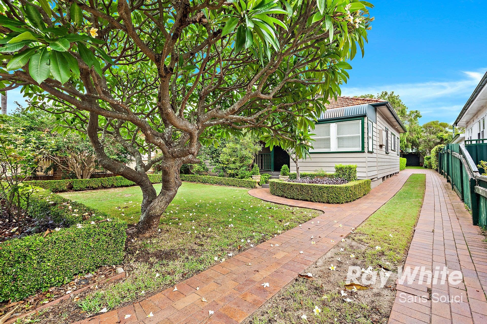 197 Chuter Avenue, Sans Souci - Image 1