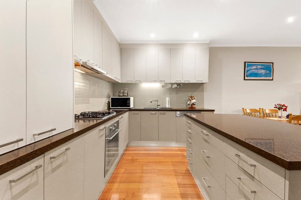 16 Loddon Street, Box Hill North VIC 3129, Box Hill North - Thumbnail 4