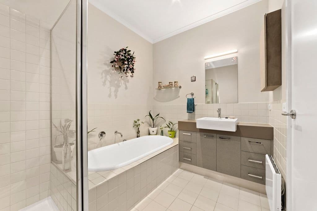 16 Loddon Street, Box Hill North VIC 3129, Box Hill North - Thumbnail 6