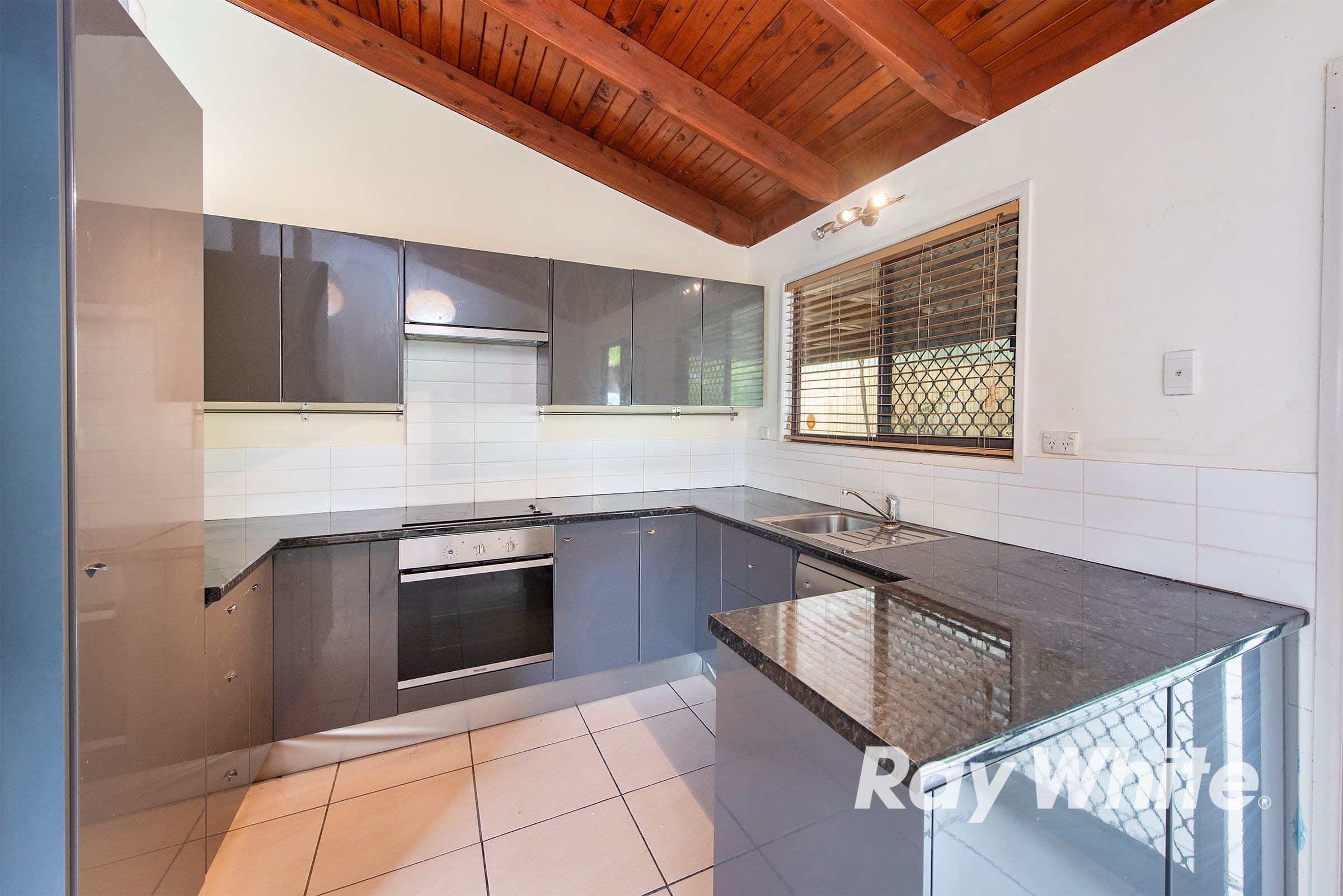 29 Paperbark Street, Crestmead QLD 4132, Crestmead - Thumbnail 5