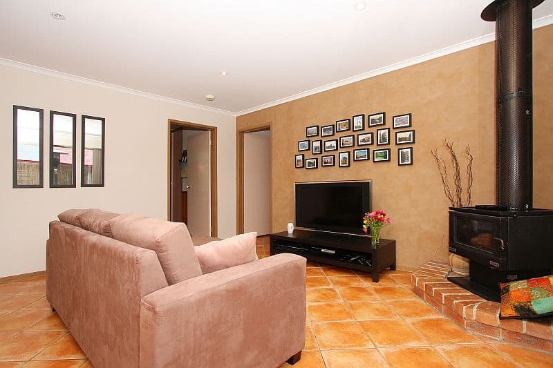 2 Friendship Avenue, MILL PARK VIC 3082, Mill Park - Thumbnail 5