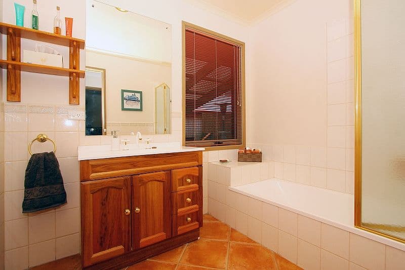 2 Friendship Avenue, MILL PARK VIC 3082, Mill Park - Thumbnail 7