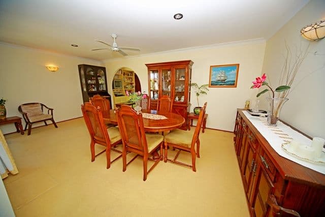 341 Rio Vista Boulevard, MERMAID WATERS QLD 4218, Mermaid Waters - Thumbnail 2