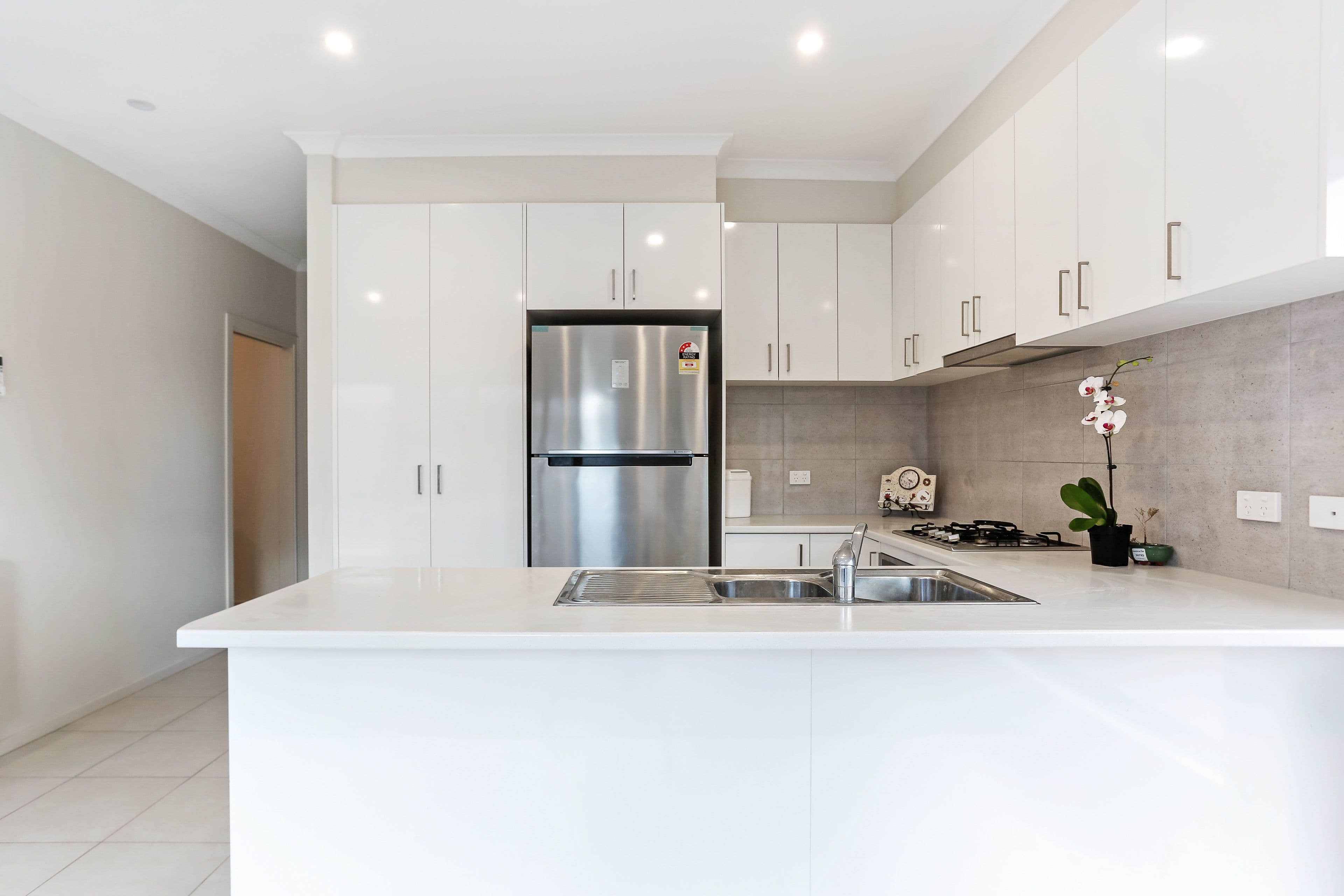 10 Erindale Avenue, Deer Park VIC 3023, Deer Park - Thumbnail 3