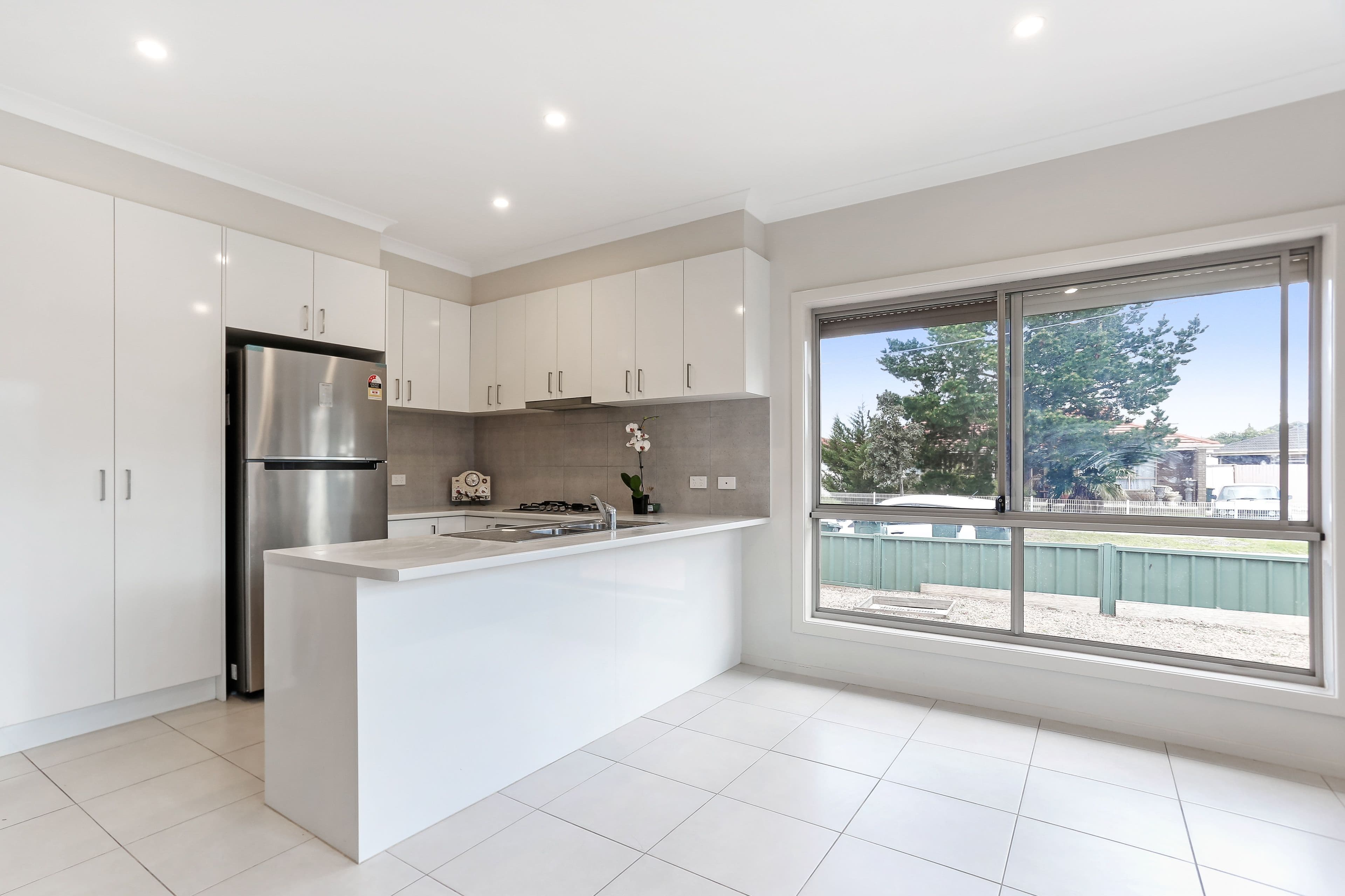 10 Erindale Avenue, Deer Park VIC 3023, Deer Park - Thumbnail 4
