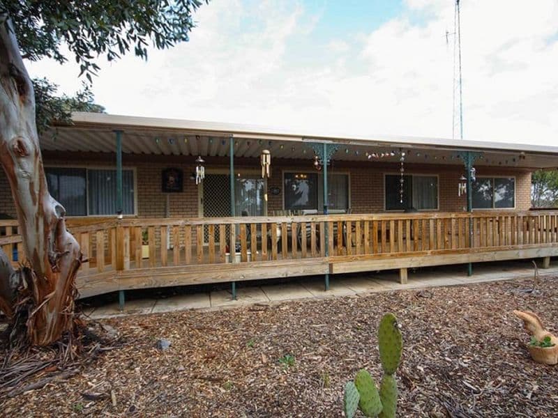 336 Twentieth Street, Cardross - Thumbnail 2