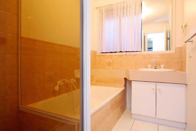 4 Perrott Court, MILL PARK VIC 3082, Mill Park - Thumbnail 4