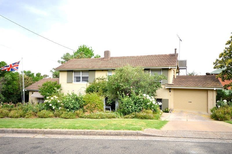 7 Carleton Street, COWRA NSW 2794, Cowra - Image 1