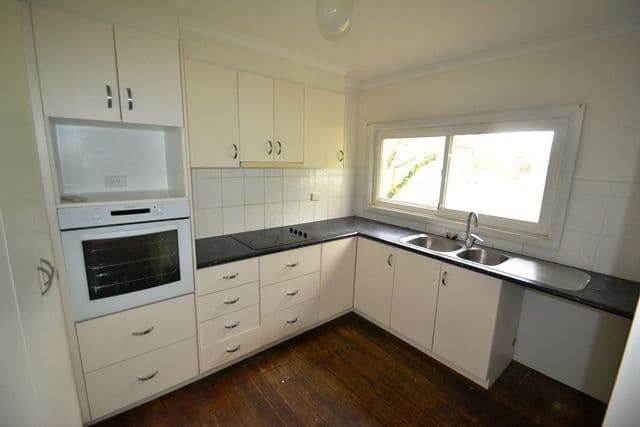 25 Bank Street, Avenel VIC 3664, Avenel - Thumbnail 2