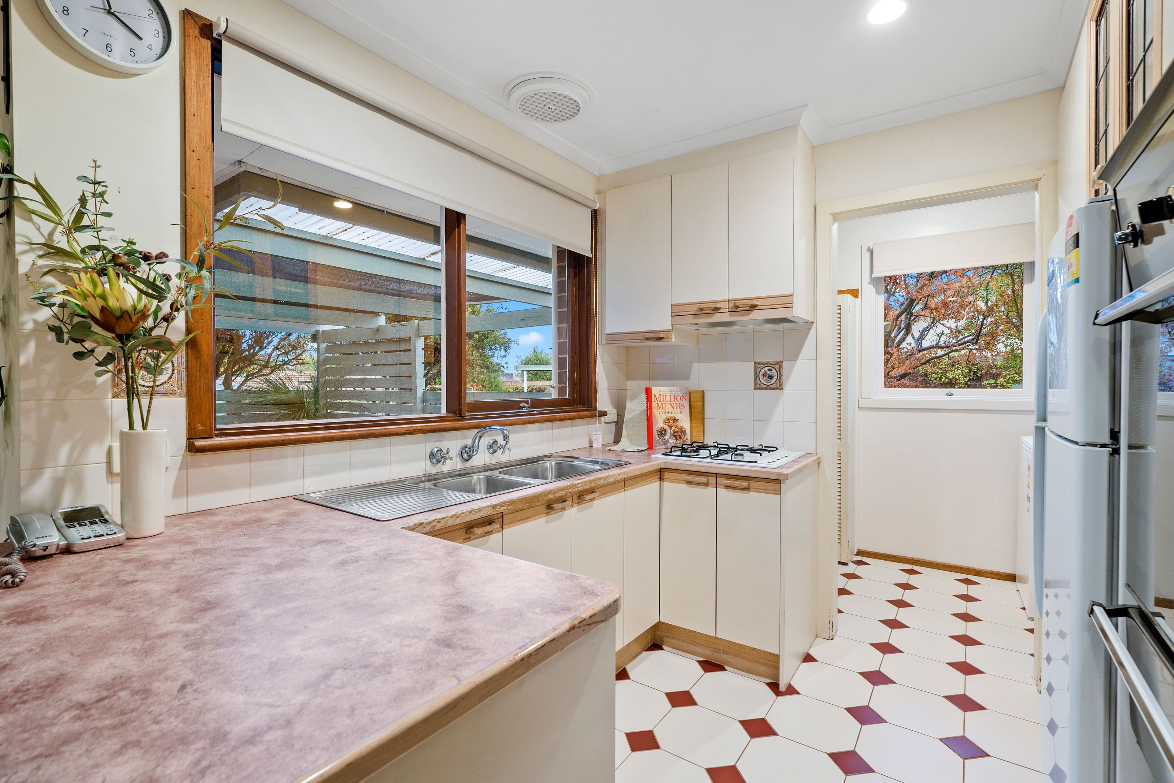 62 Folkstone Crescent, Ferntree Gully VIC 3156, Ferntree Gully - Thumbnail 5