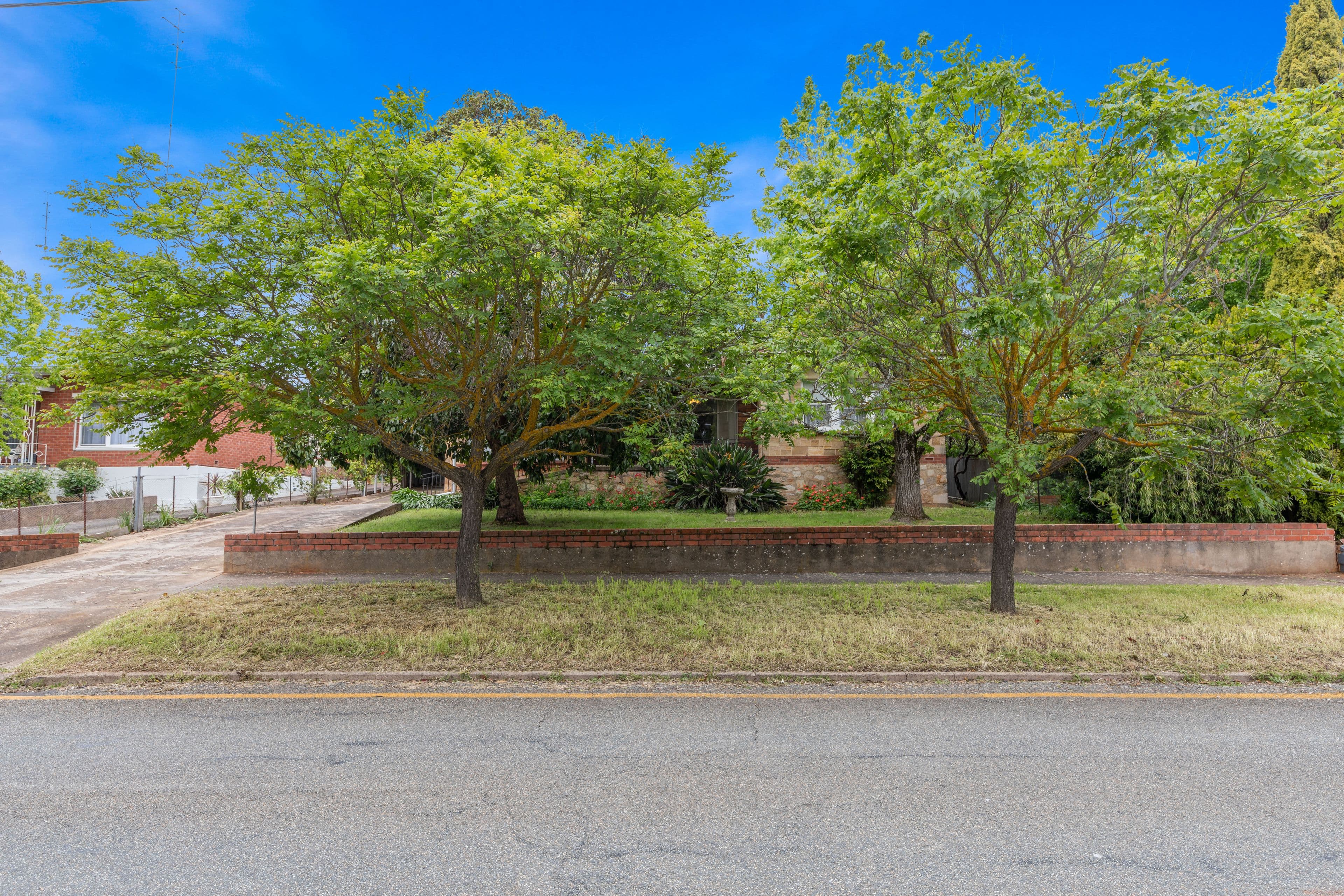 40 Victoria Road, Clare SA 5453, Clare - Thumbnail 2