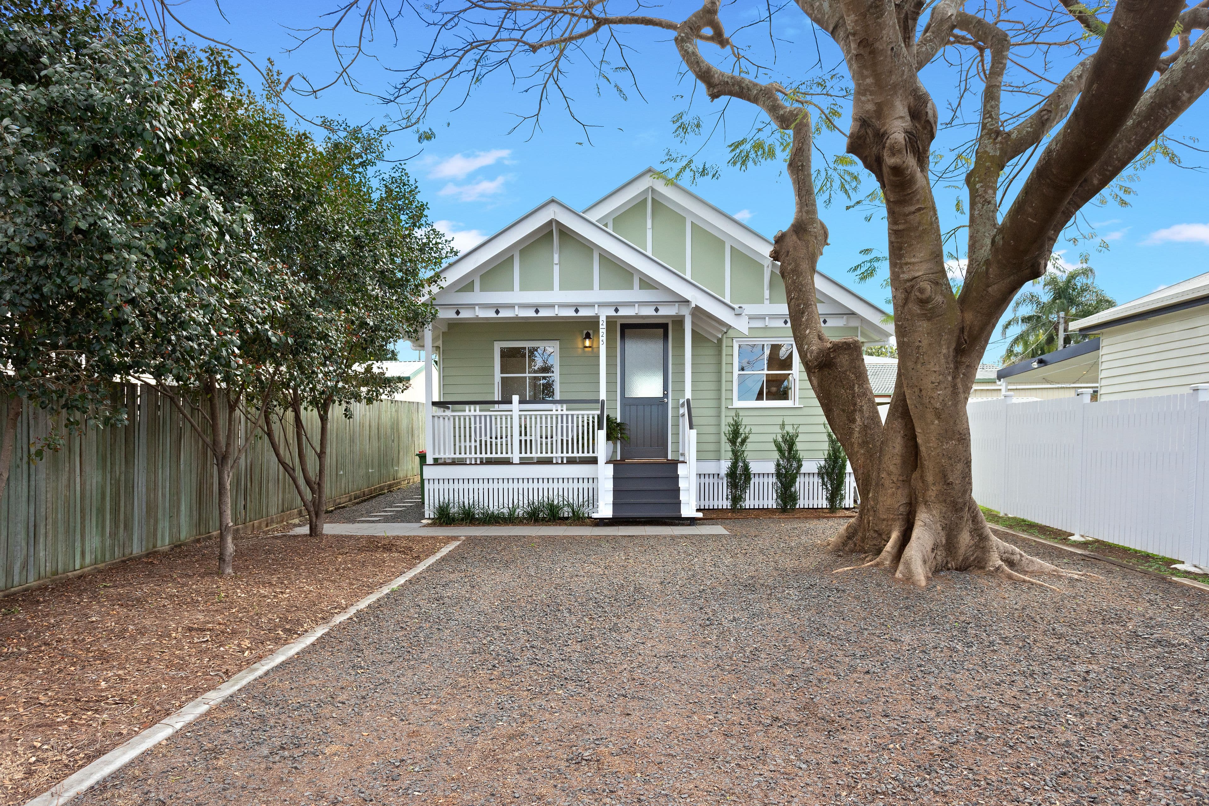25 Teape Street, Silkstone QLD 4304, Silkstone - Thumbnail 4
