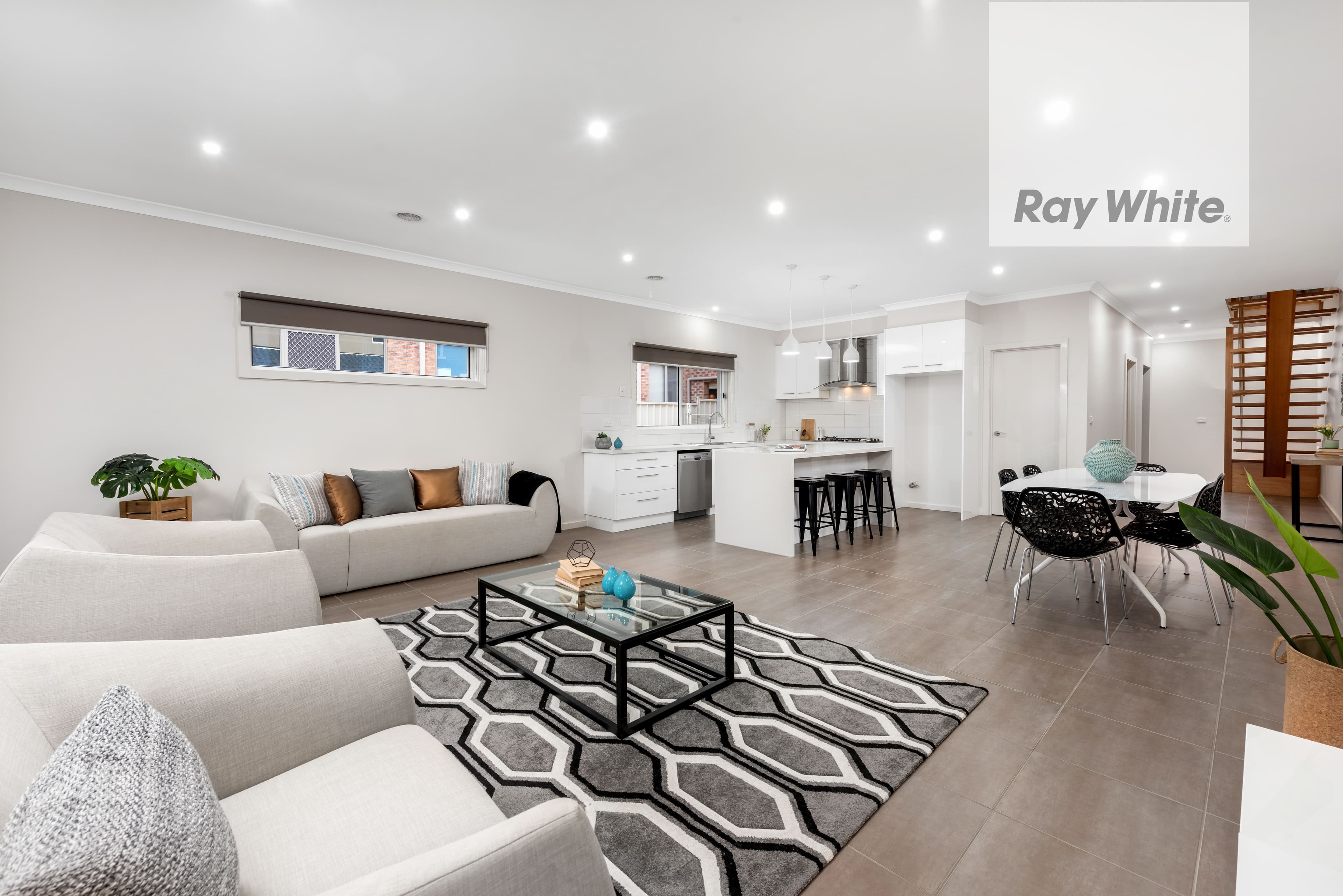 7 Farnham Crescent, Mill Park VIC 3082, Mill Park - Thumbnail 2