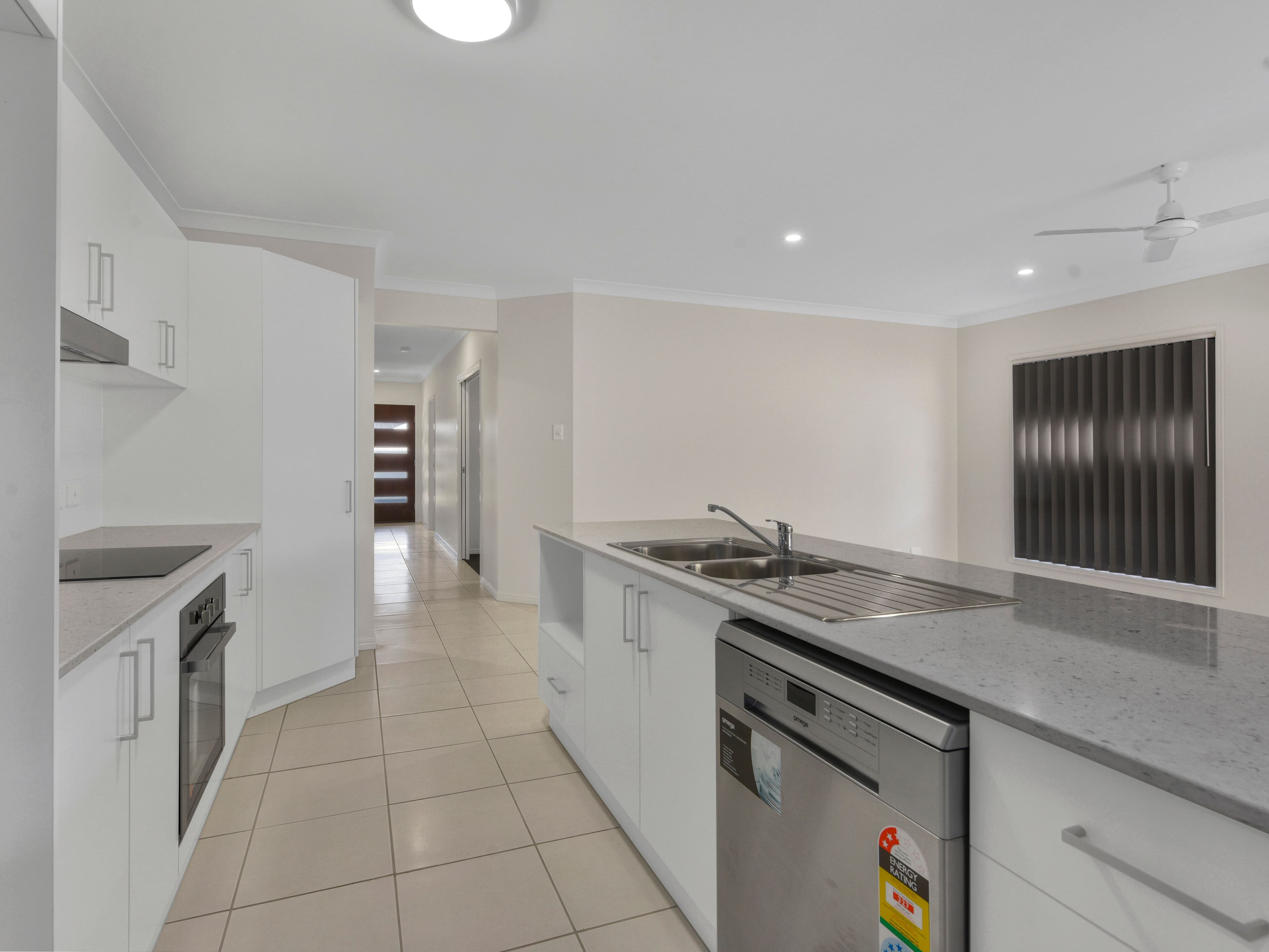 22 April Crescent, BRIDGEMAN DOWNS QLD 4035, Bridgeman Downs - Image 1