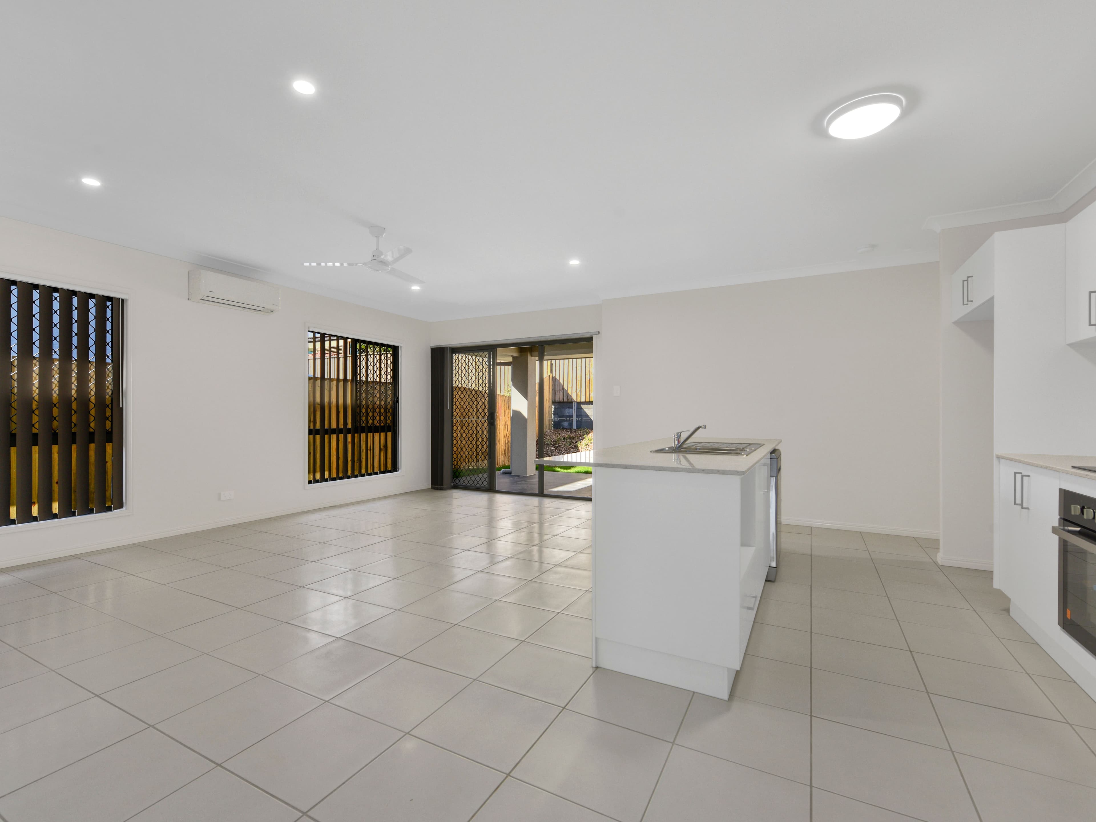 22 April Crescent, BRIDGEMAN DOWNS QLD 4035, Bridgeman Downs - Thumbnail 3