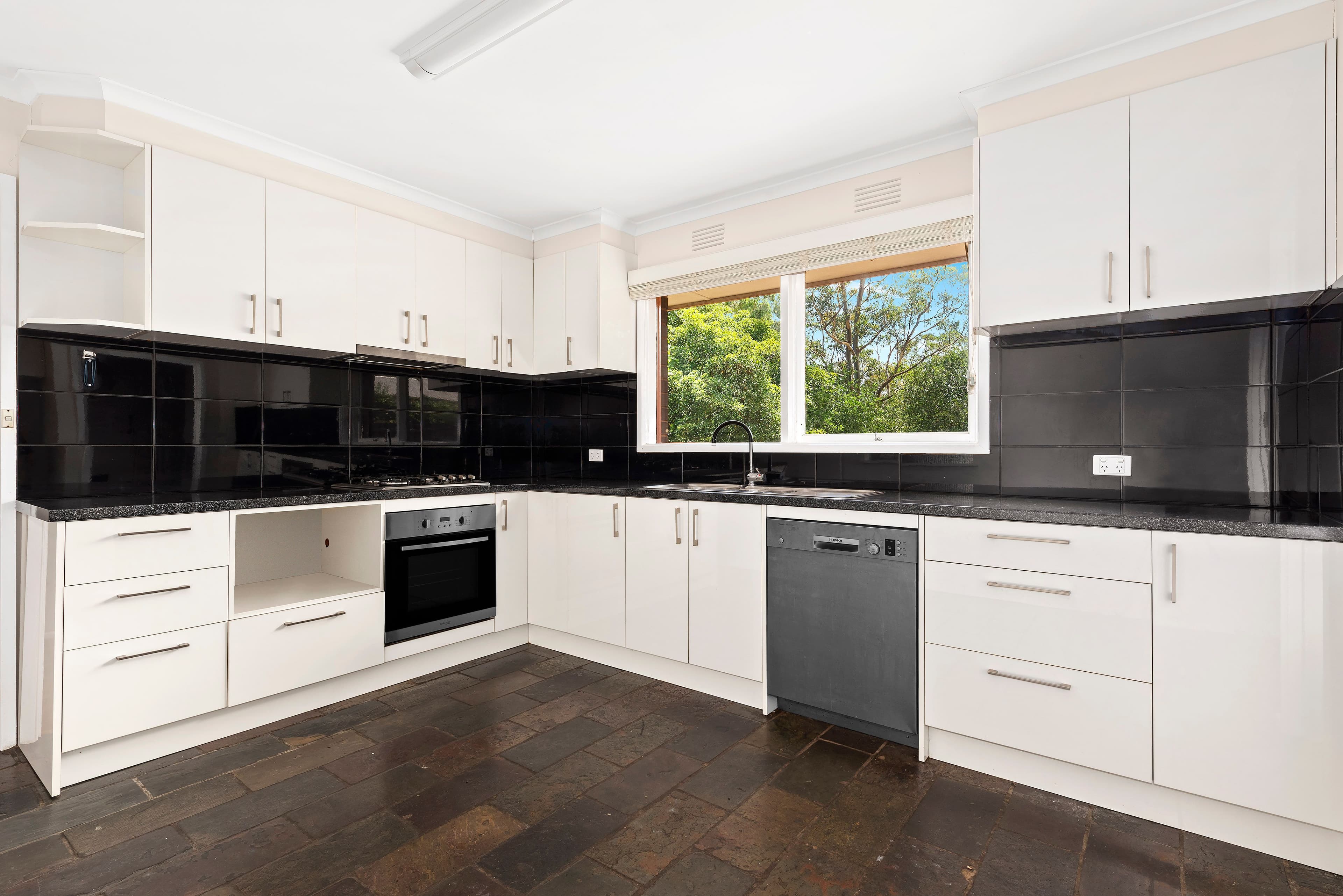 50 Dunvegan Crescent, Macleod VIC 3085, Macleod - Thumbnail 4