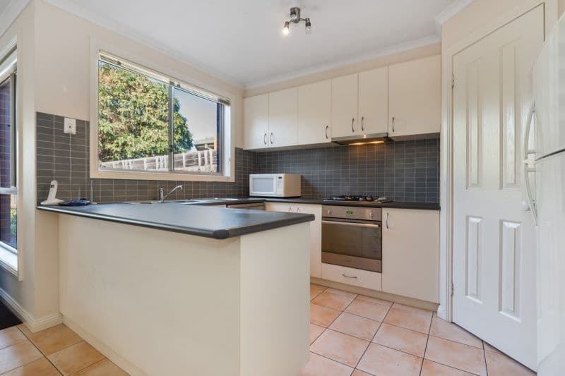 24 Jabone Terrace, Bell Park VIC 3215, Bell Park - Thumbnail 2