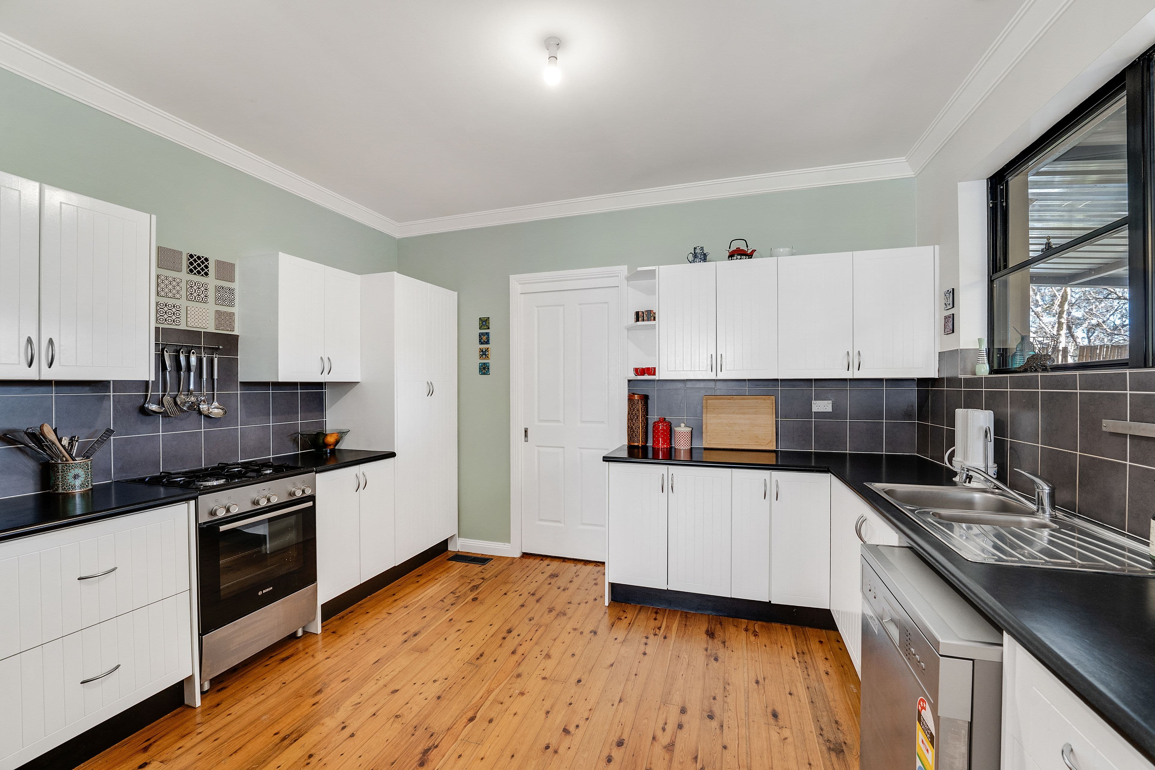 12 Govett Street, Katoomba NSW 2780, Katoomba - Thumbnail 4