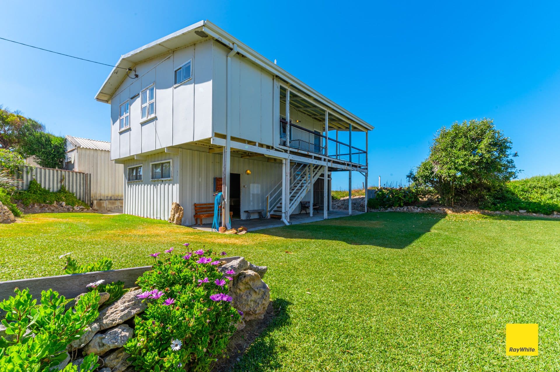 29 De Burgh Street, Ledge Point WA 6043, Ledge Point - Thumbnail 2