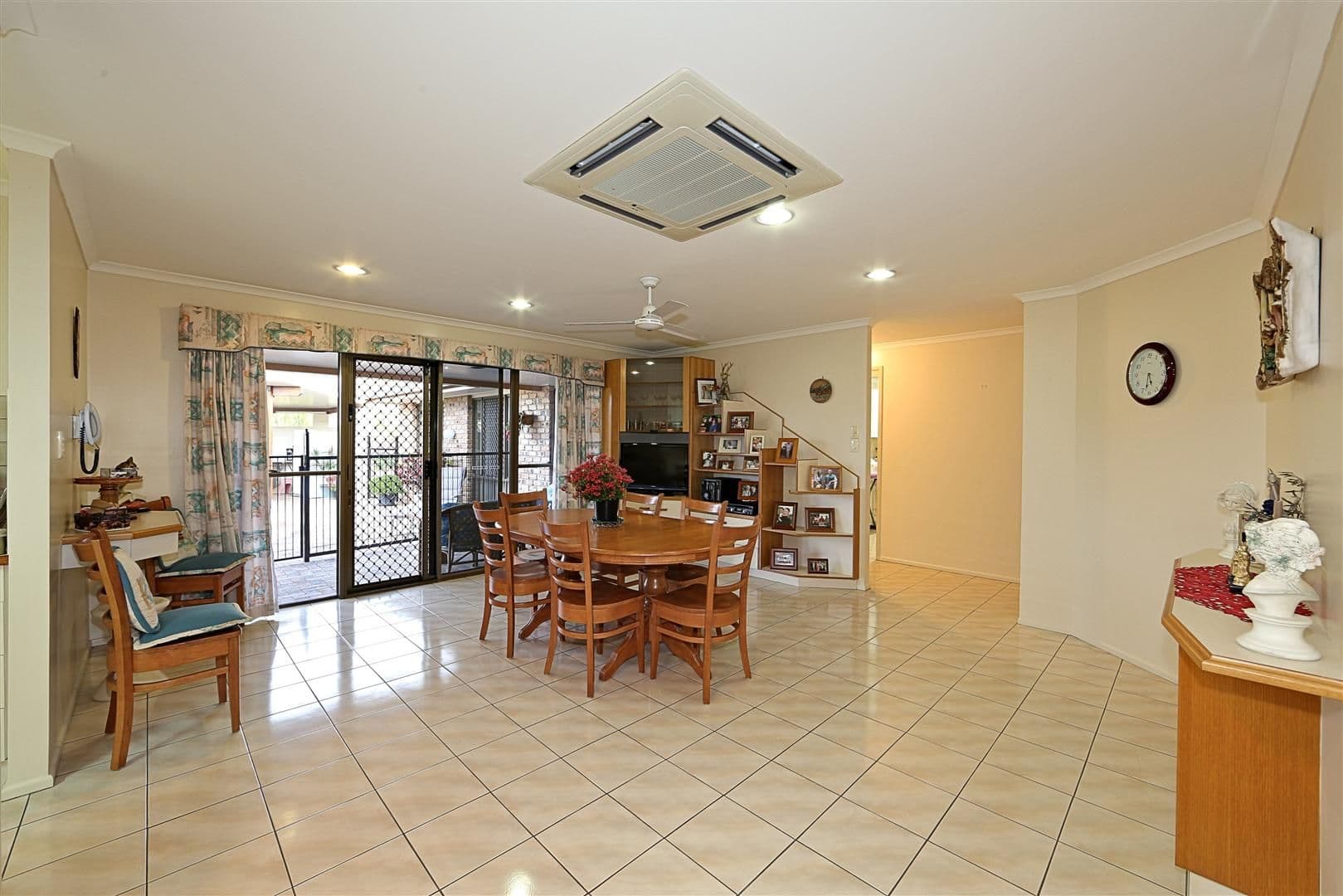 88 Dunn Road, AVENELL HEIGHTS QLD 4670, Avenell Heights - Thumbnail 6