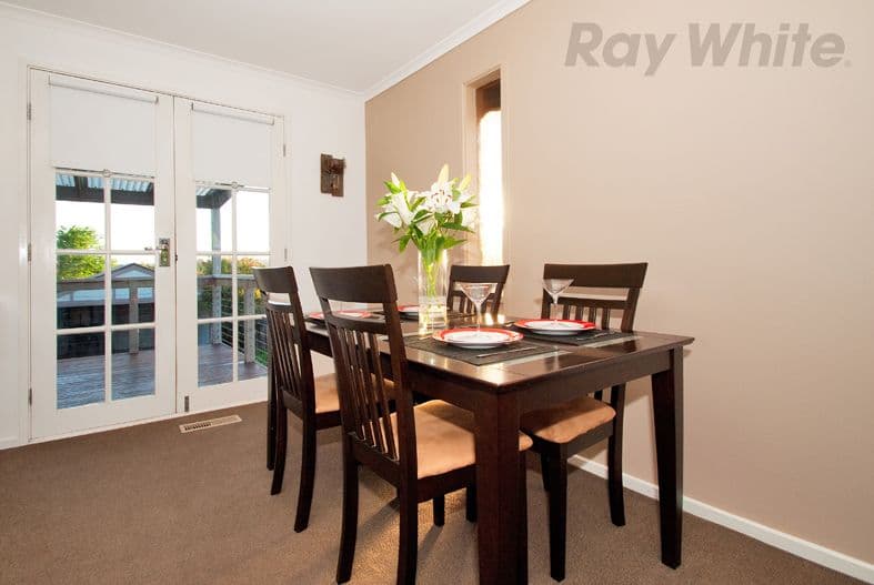 19 BARKER Drive, Mooroolbark VIC 3138, Mooroolbark - Thumbnail 4