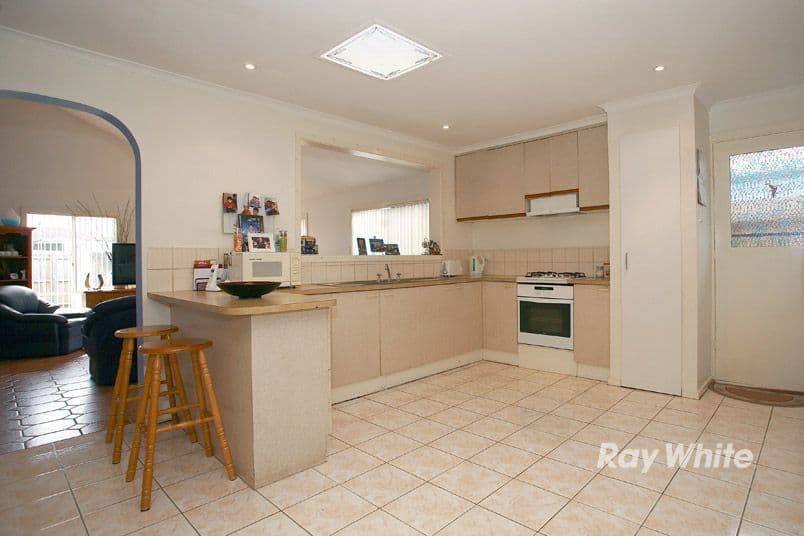 5 Miller Court, CRANBOURNE VIC 3977, Cranbourne - Thumbnail 2