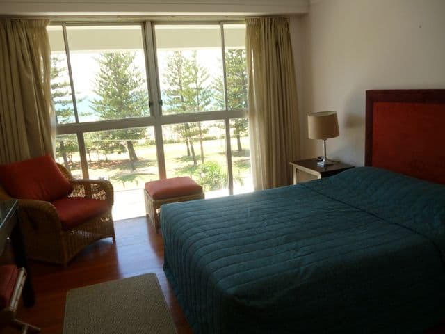 170 The Esplanade, BURLEIGH HEADS QLD 4220, Burleigh Heads - Thumbnail 5