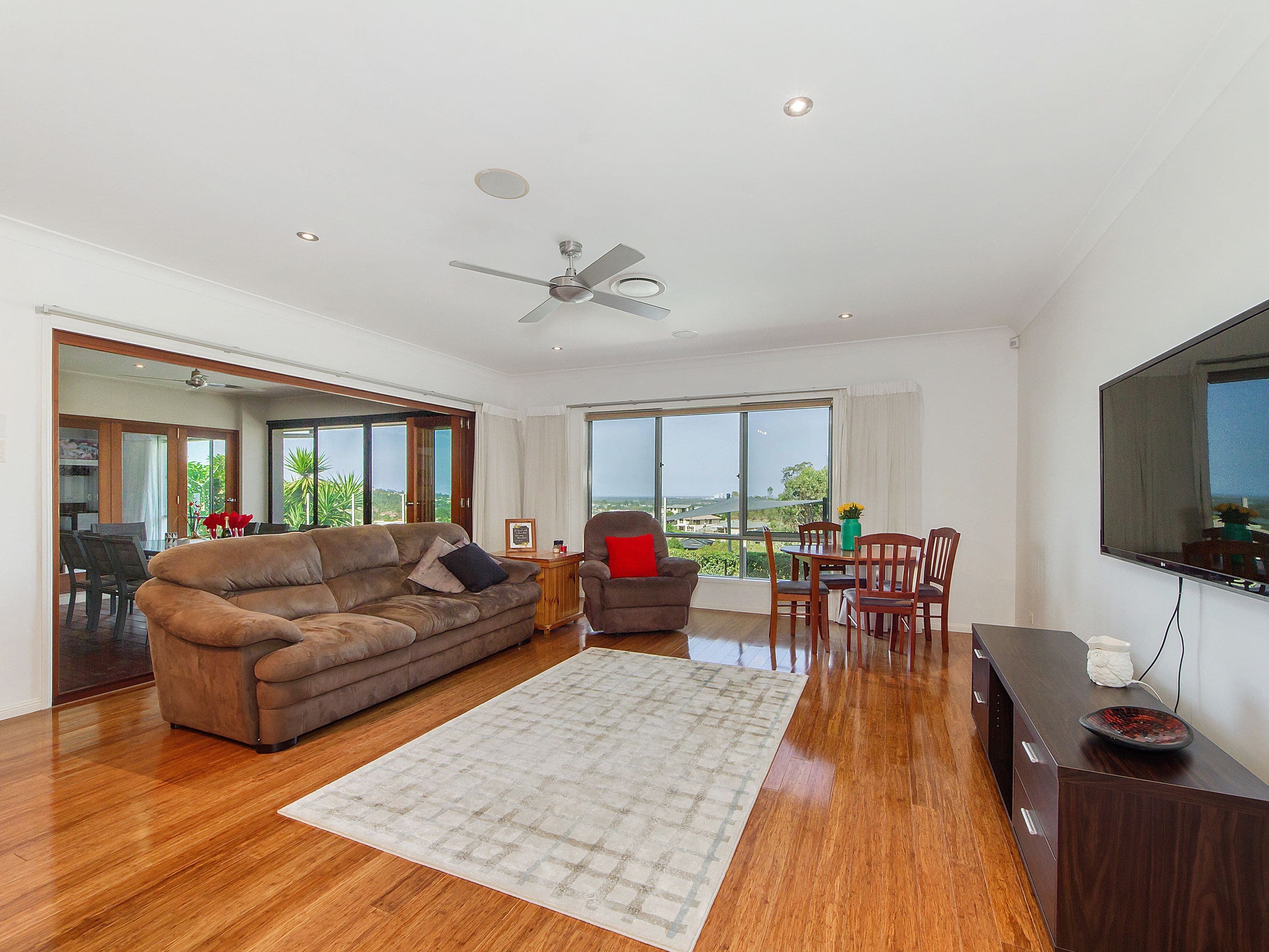 18 Wunburra Circle, Pacific Pines QLD 4211, Pacific Pines - Thumbnail 6