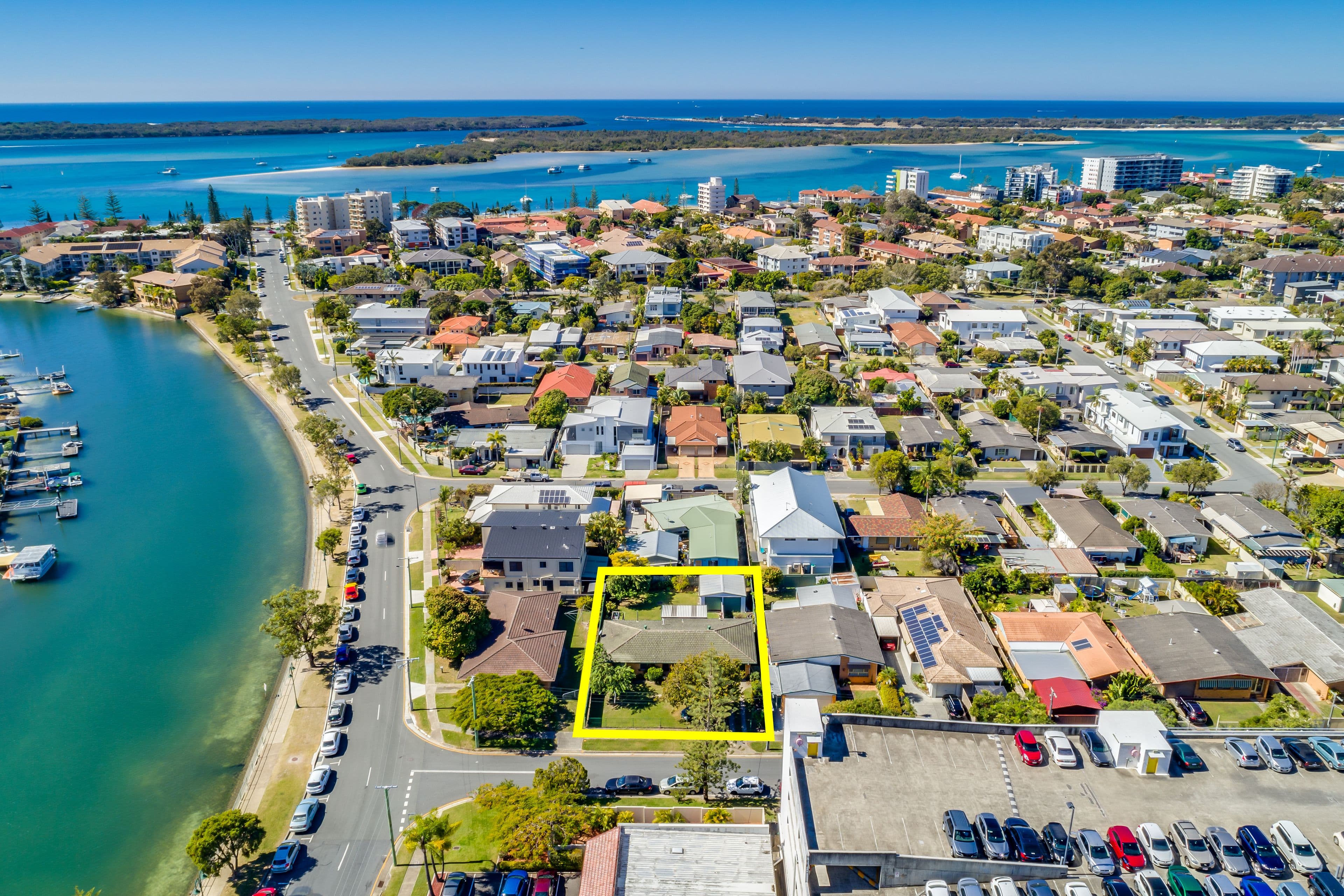 13 Fiona Street, Biggera Waters QLD 4216, Biggera Waters - Thumbnail 3