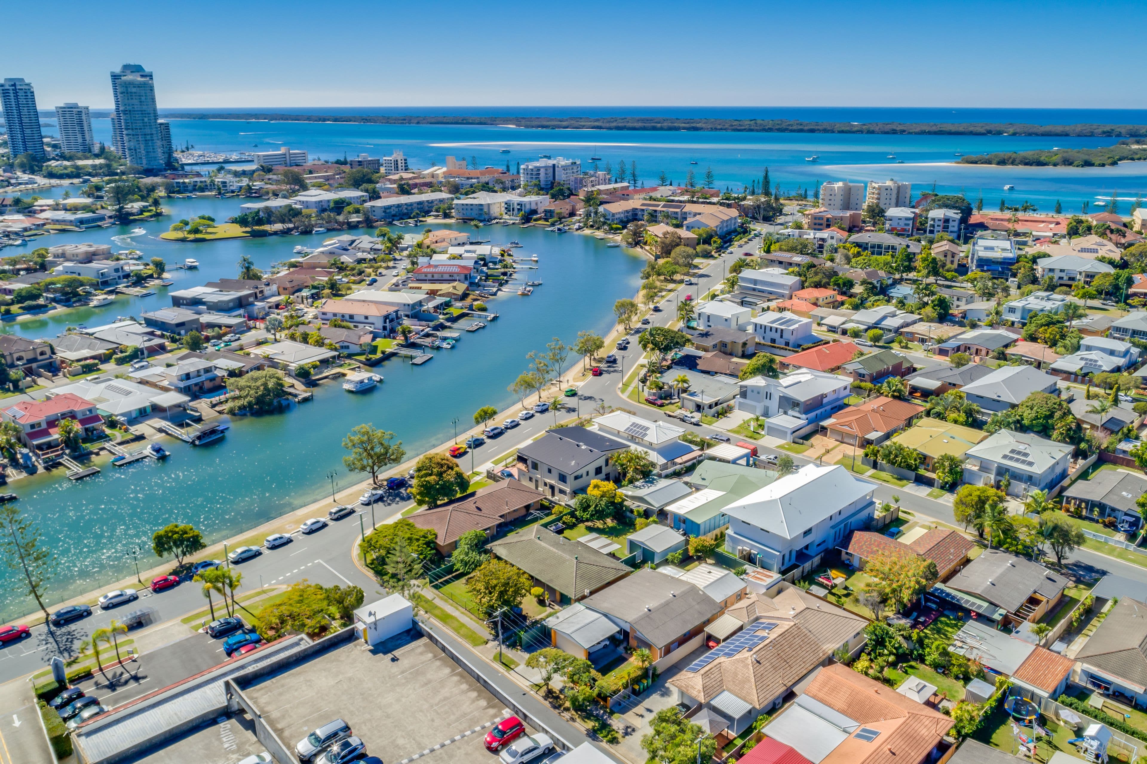 13 Fiona Street, Biggera Waters QLD 4216, Biggera Waters - Thumbnail 4