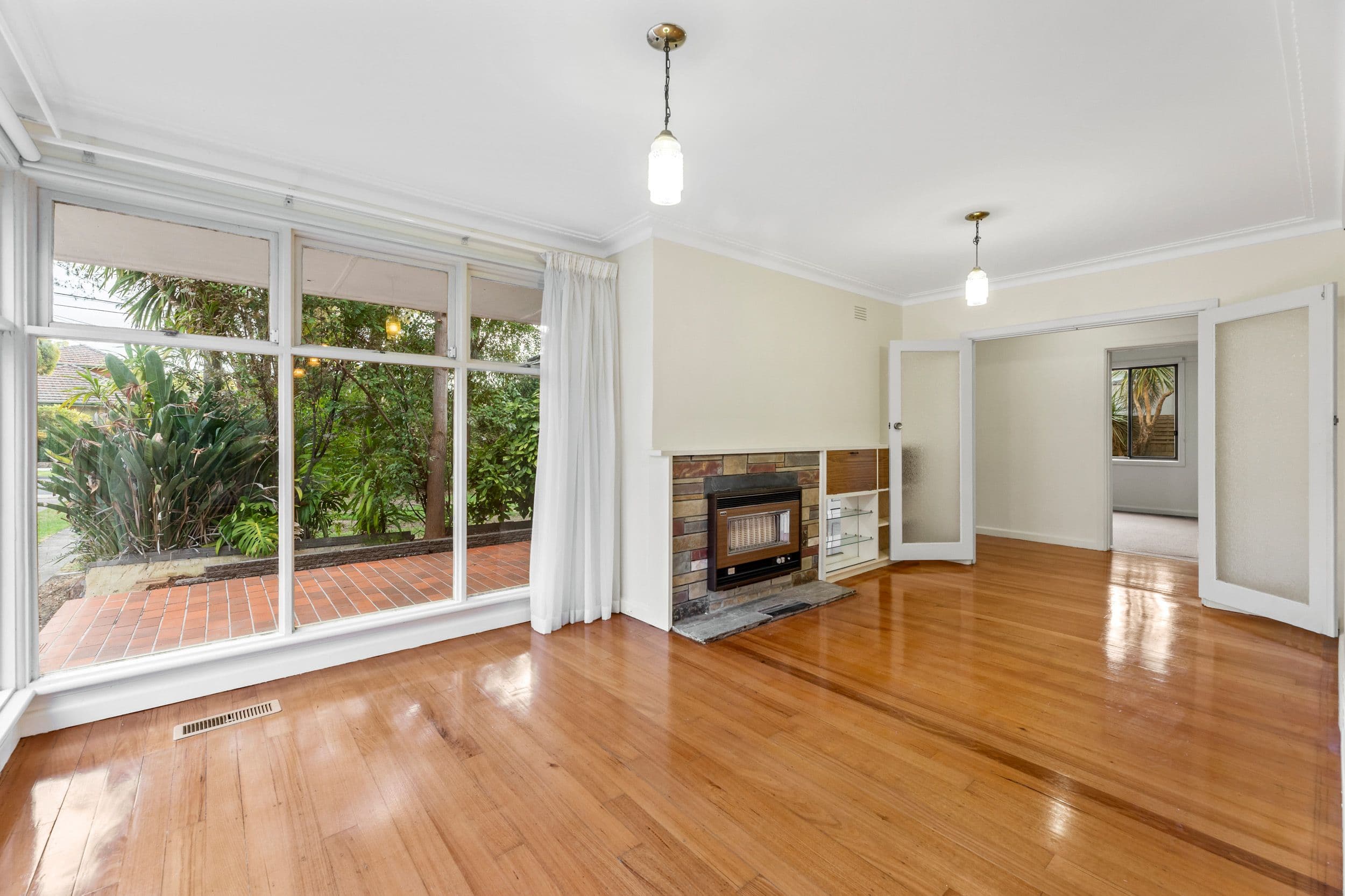 13 Bennett Avenue, Mount Waverley VIC 3149, Mount Waverley - Thumbnail 2