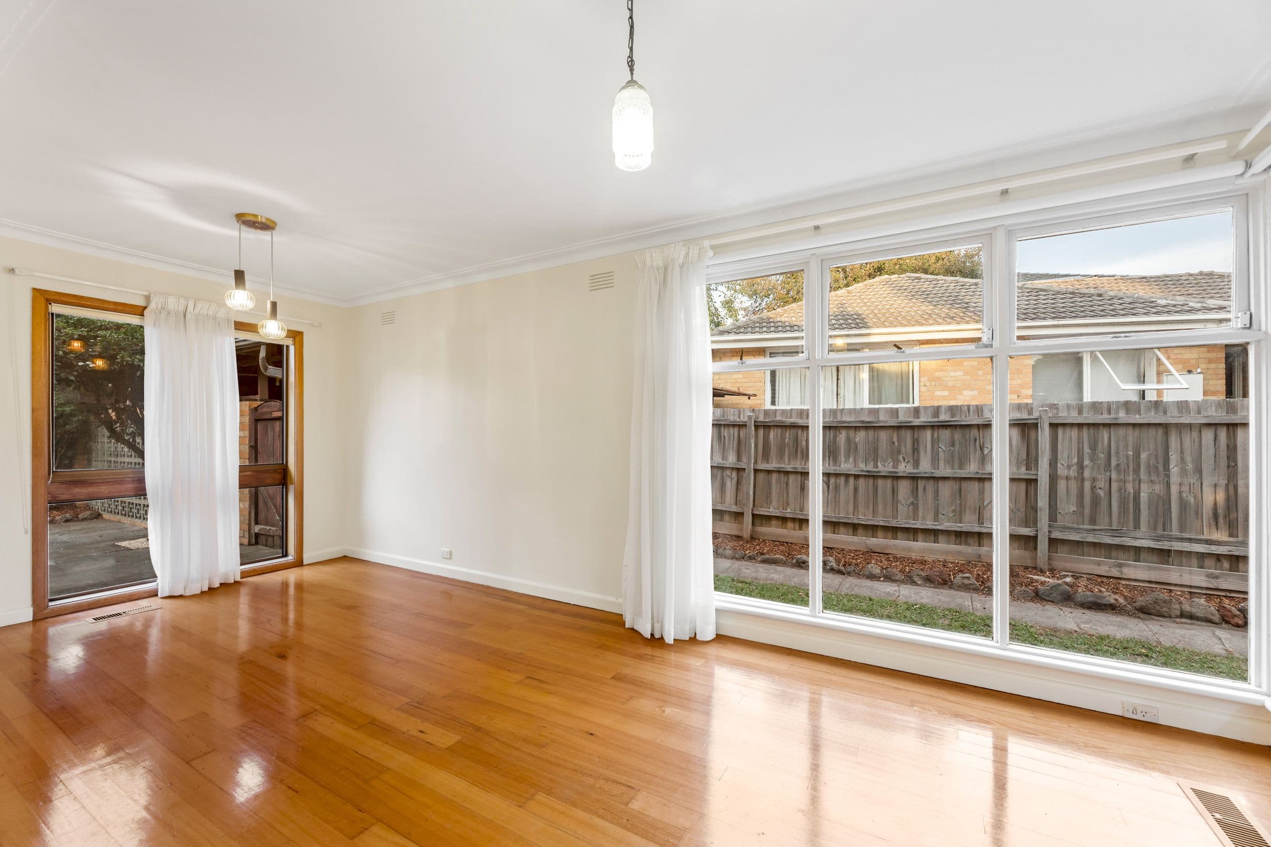 13 Bennett Avenue, Mount Waverley VIC 3149, Mount Waverley - Thumbnail 4