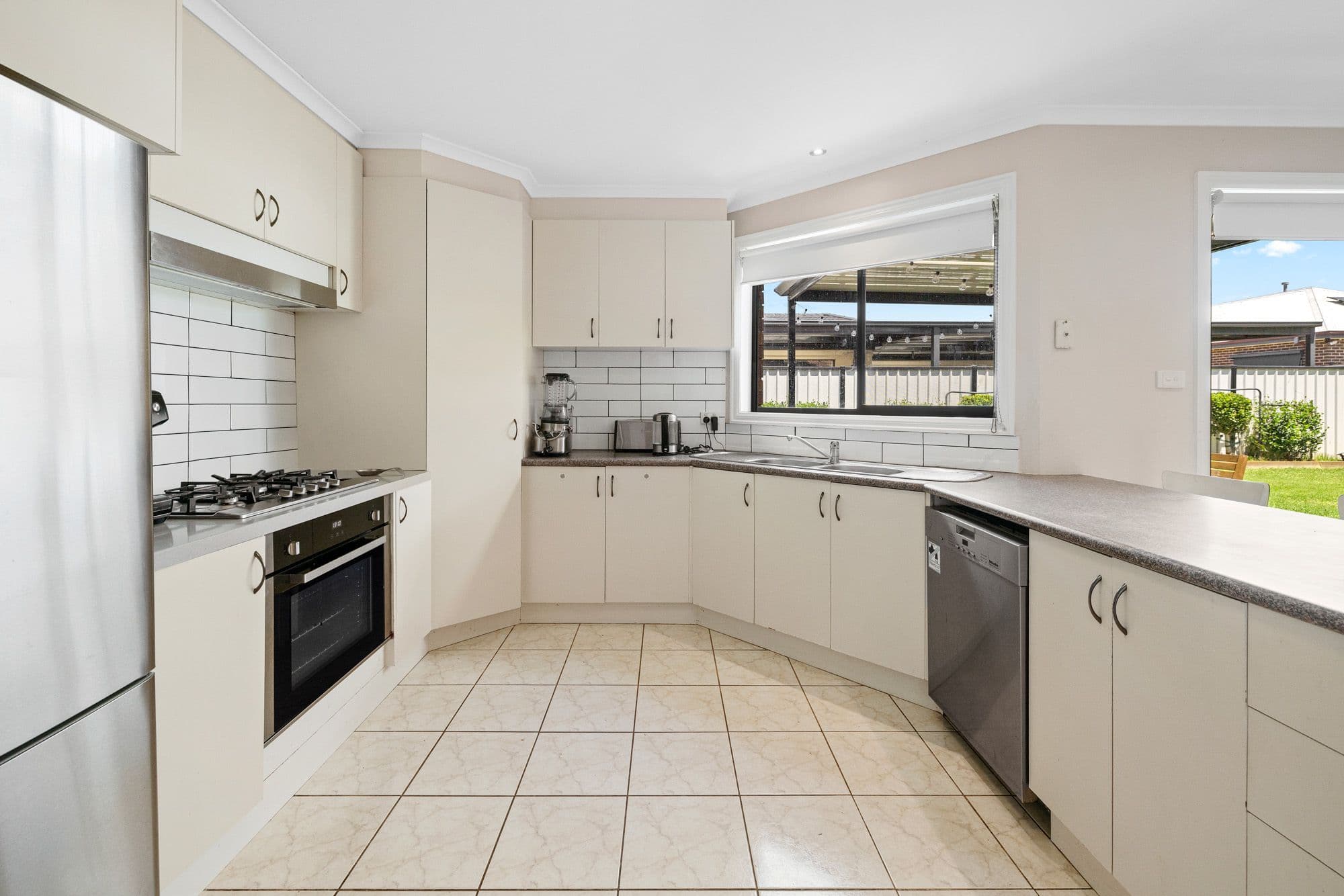 4 Yankos Drive, Werribee VIC 3030, Werribee - Thumbnail 5