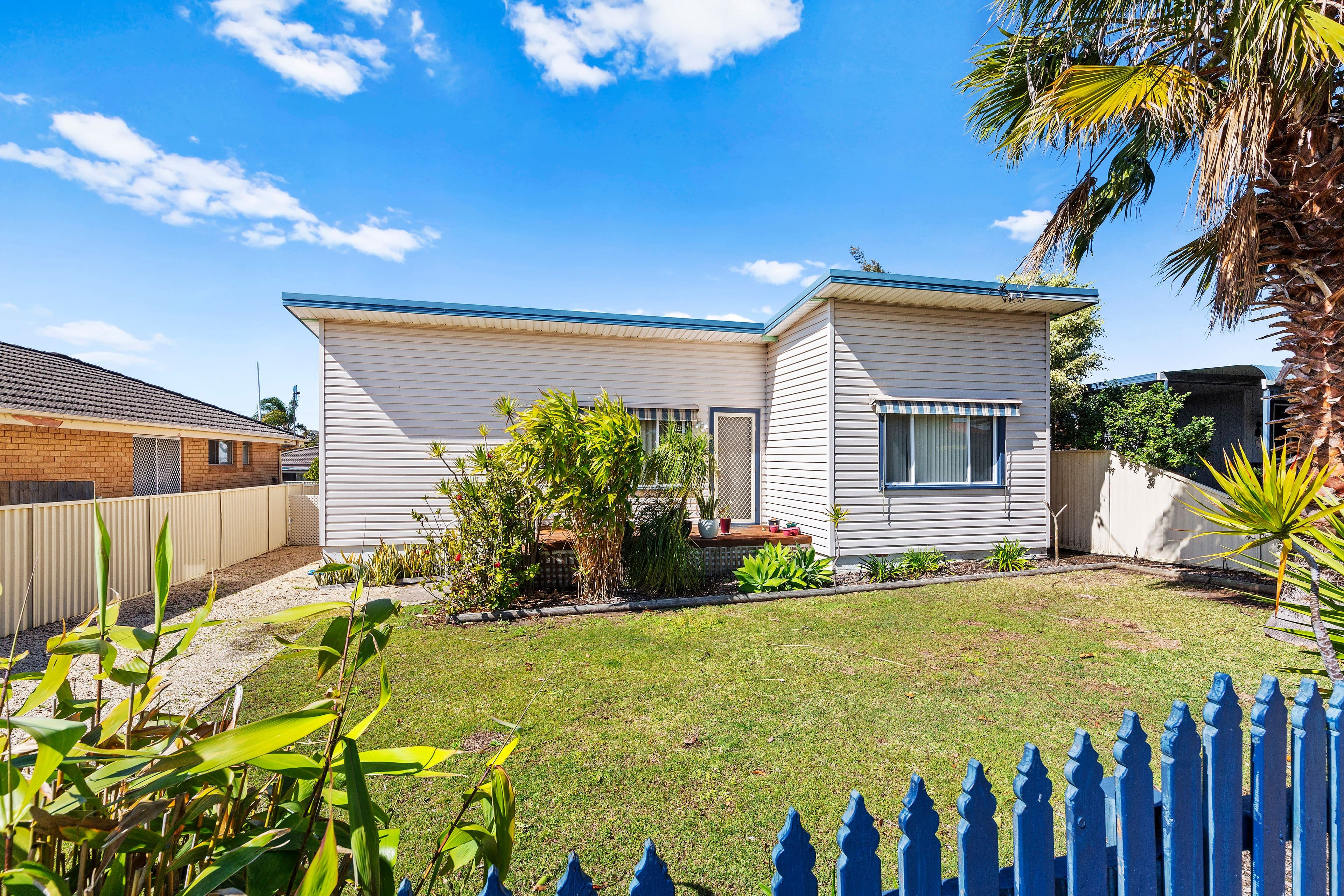10 Dampier Boulevard, Killarney Vale - Image 1