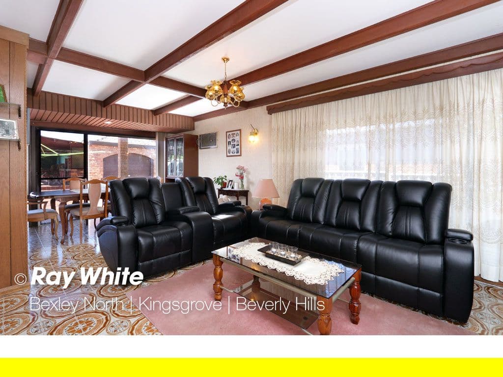 9 New England Drive, Kingsgrove - Thumbnail 2