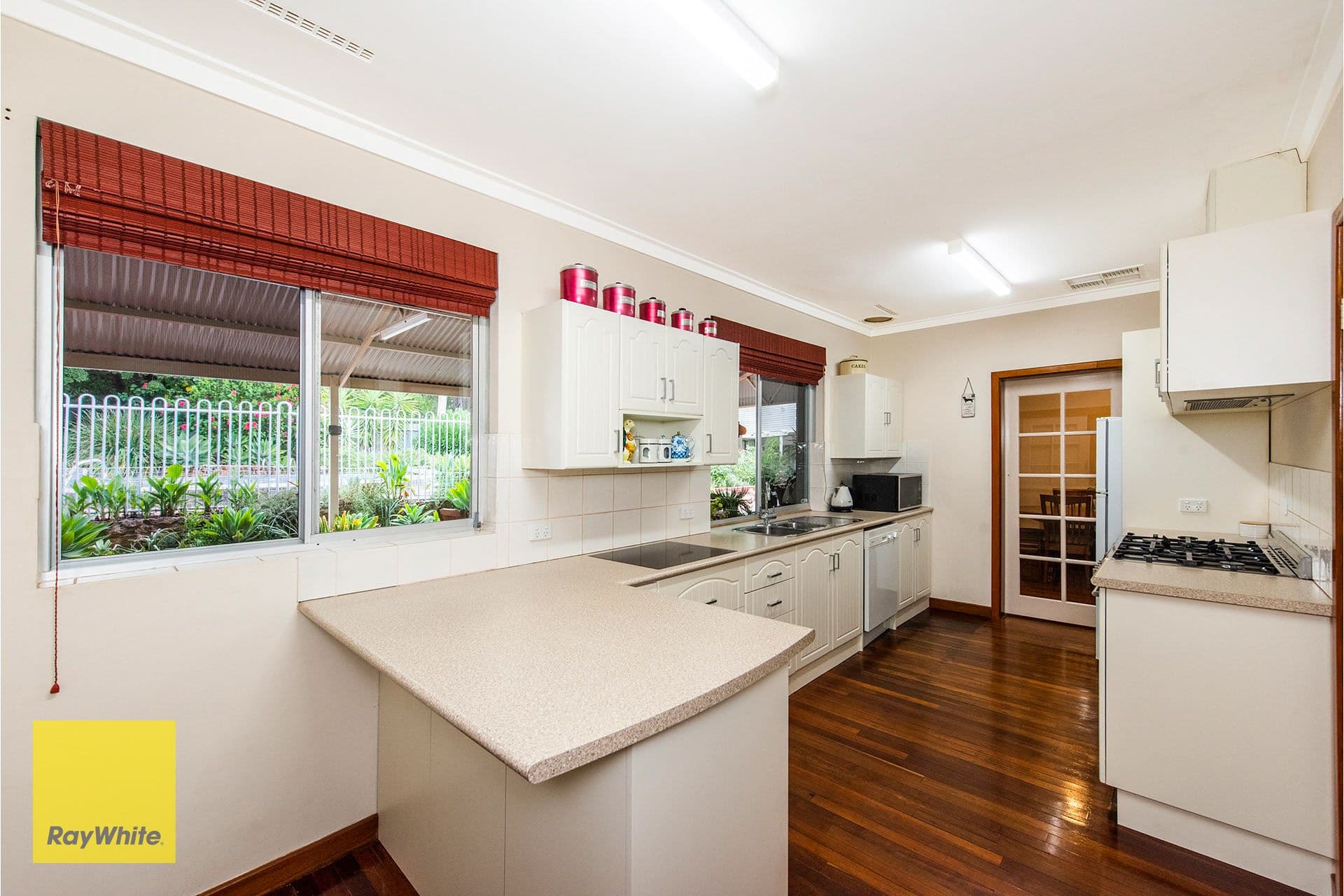 14 Hinkler Road, Kalamunda WA 6076, Kalamunda - Thumbnail 4
