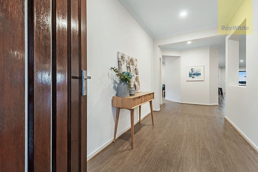 18 Baronial Way, Craigieburn VIC 3064, Craigieburn - Thumbnail 3